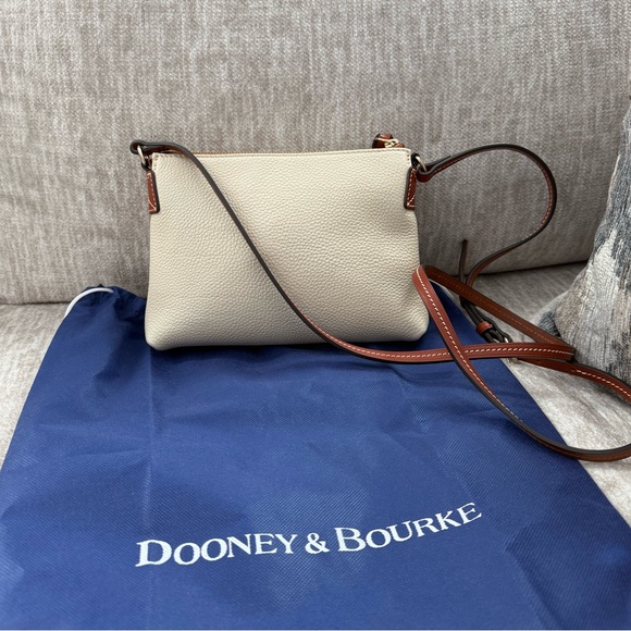 EUC Dooney & Bourke Tan and Brown Crossbody Bag - Picture 2 of 9